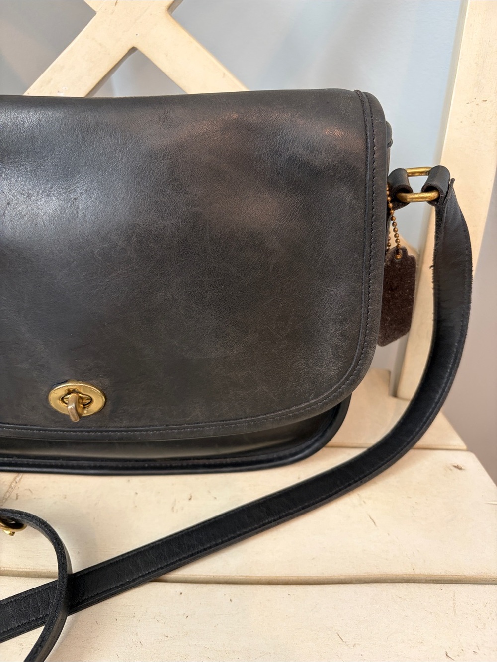 Coach Classic Black Leather Crossbody Shoulder Bag - Picture 4 of 11
